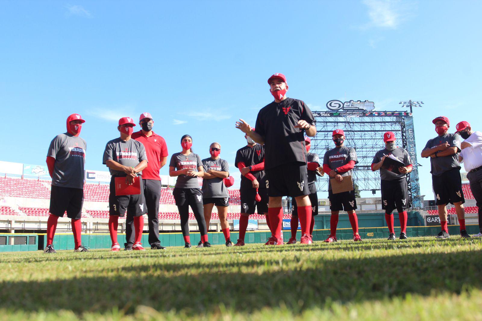 $!Venados de Mazatlán, comienza la aventura porteña con 31 rojos sudando ya la camiseta