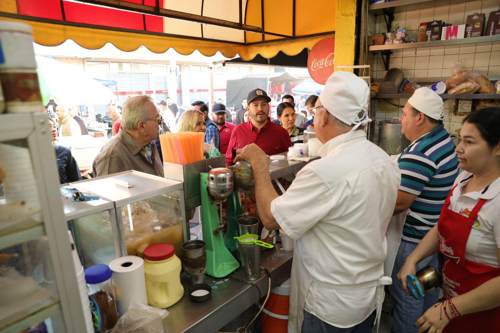 $!Visita Rocha Moya mercado Hidalgo de la Colonia Juárez, en Mazatlán