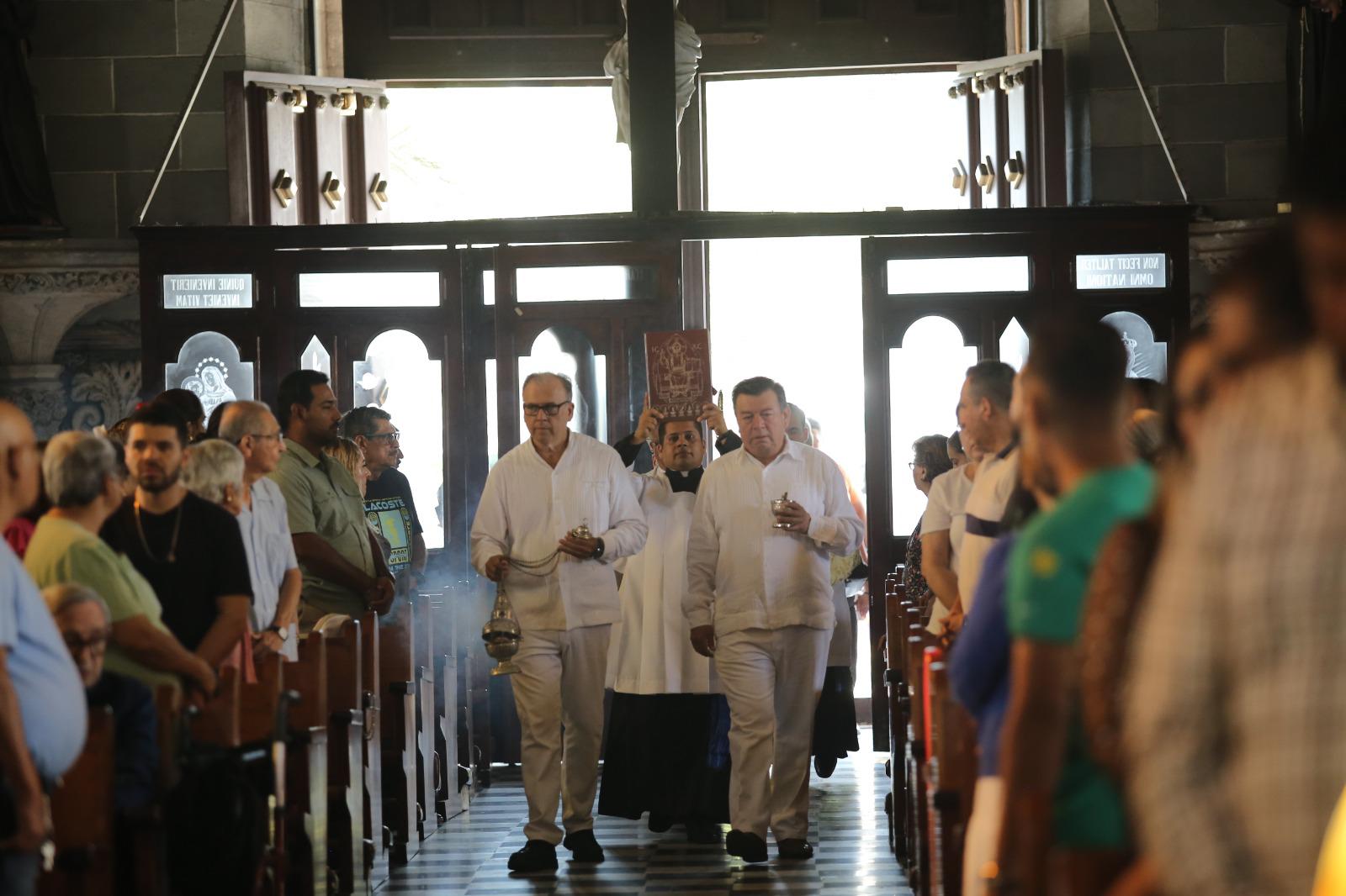$!Pide reflexión y agradecimiento a Dios Obispo de Mazatlán en Domingo de Resurrección