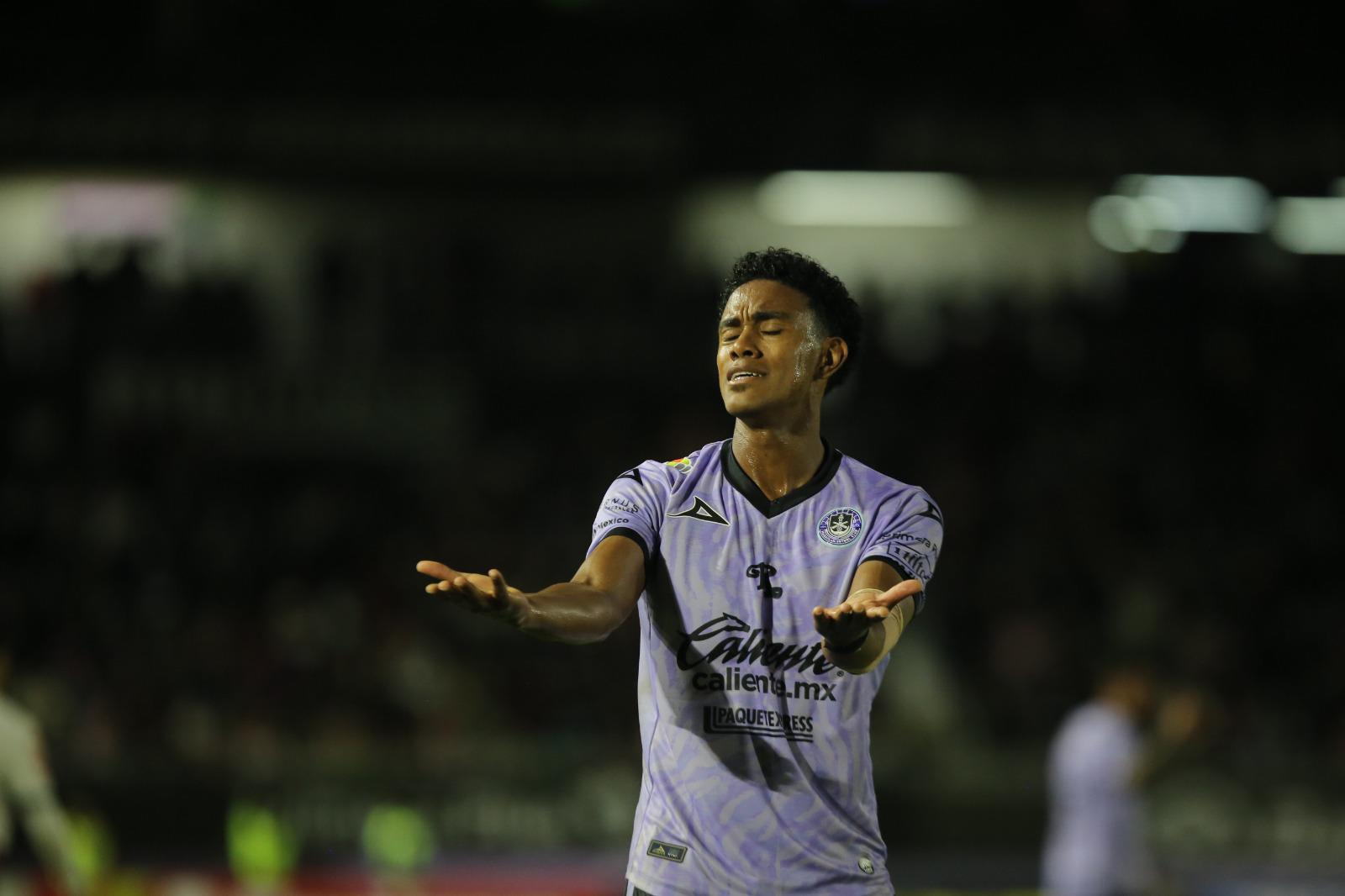 $!Mazatlán FC salva el empate ante Chivas de manera agónica