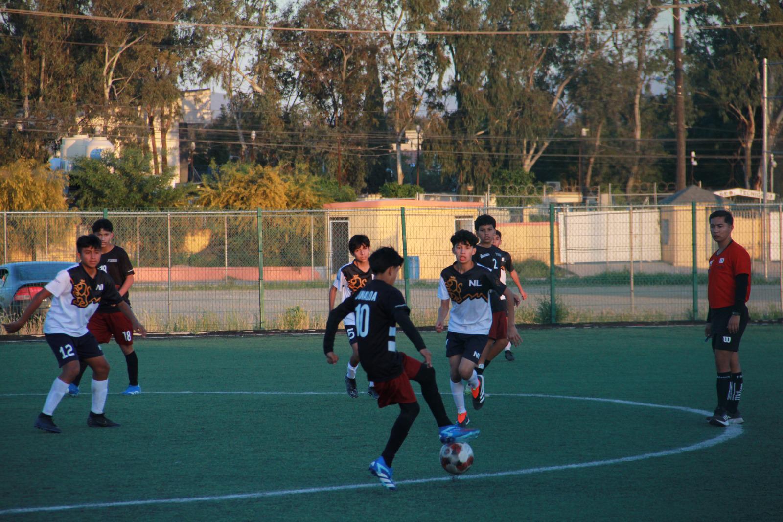 $!Sinaloa entra en acción en futbol, en la frontera