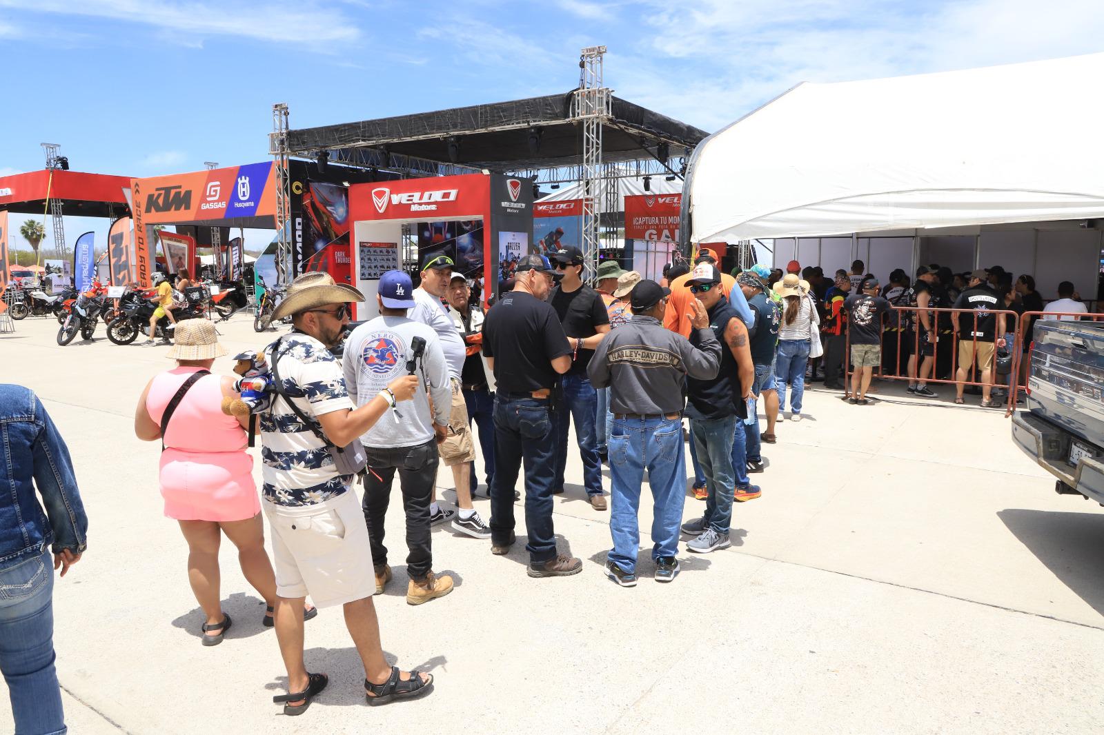 $!Intenso movimiento registra Foro Biker con inicio de registros de la Semana de la Moto
