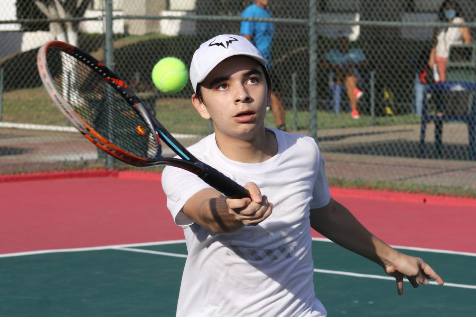 $!Jesús Bojórquez arranca con pie derecho en Torneo de Tenis Britania Family Cup 2021