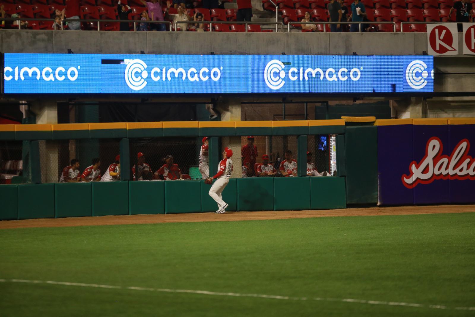 $!Tomateros doblega a Venados por paliza en el puerto