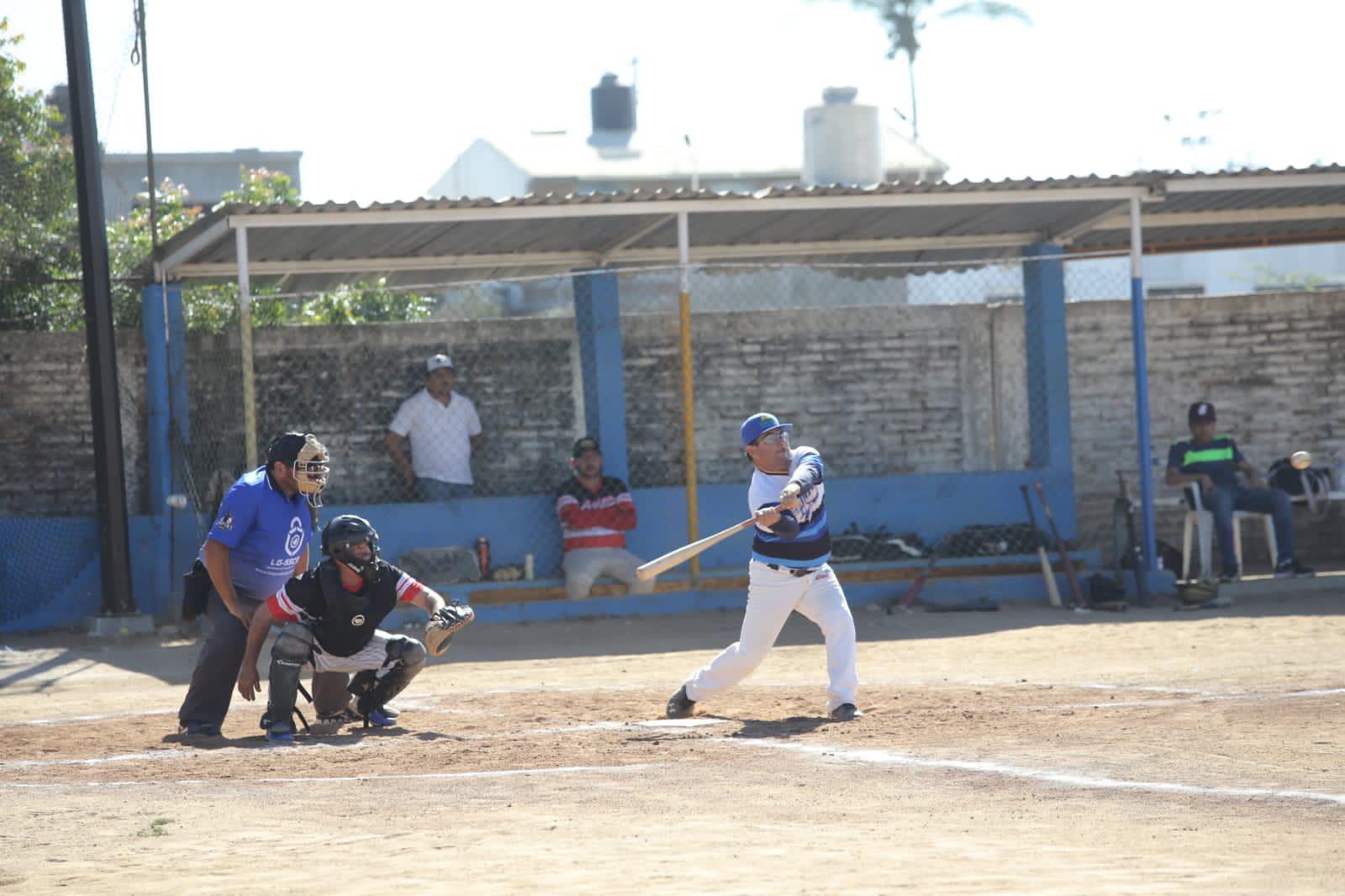 $!Los Plebes del Rancho son los reyes del playoffs de la Liga de Beisbol Eco Taxis Verdes