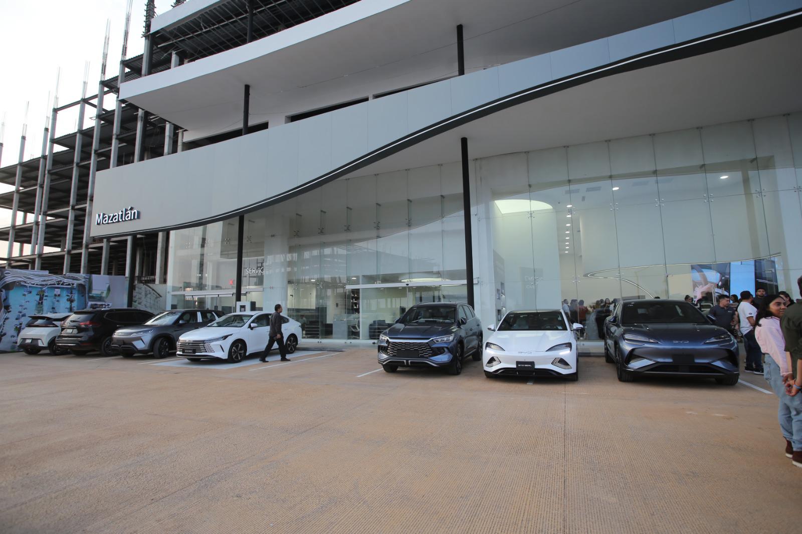 $!Abre agencia BYD de vehículos eléctricos de la más alta tecnología en Mazatlán