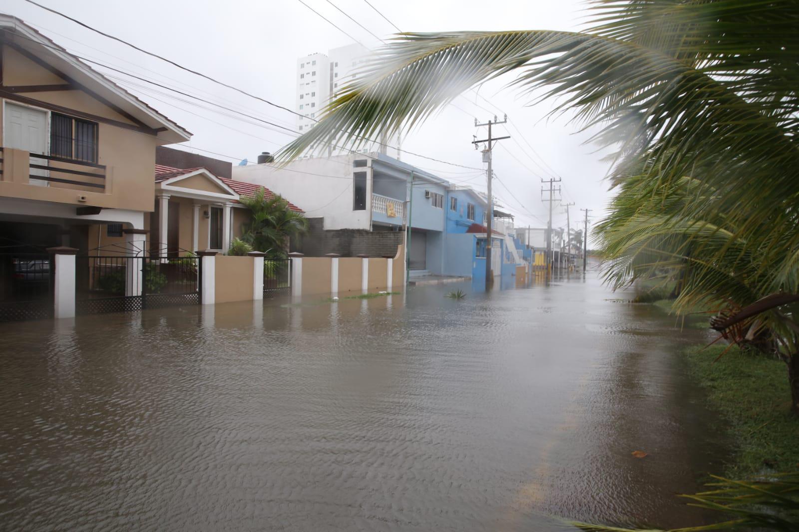 $!Golpea ‘Pamela’ zona turística de Mazatlán