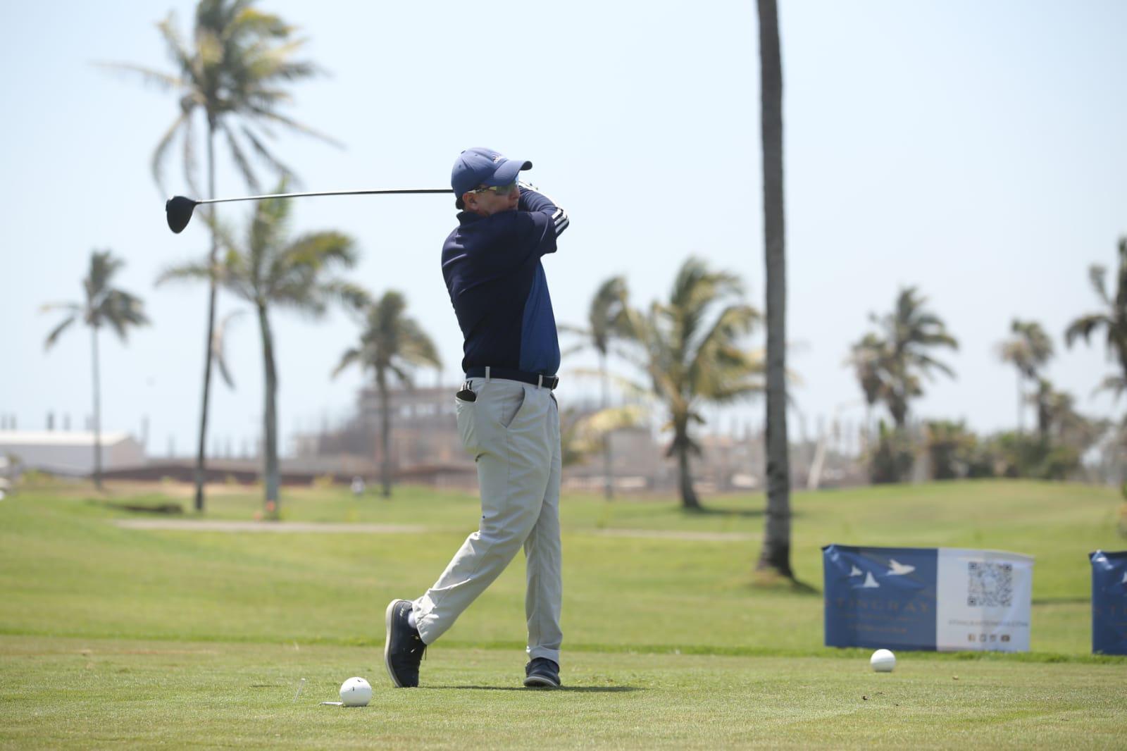 $!Cisneros y Rocha toman la punta en arranque del Torneo Anual de Golf Alhma