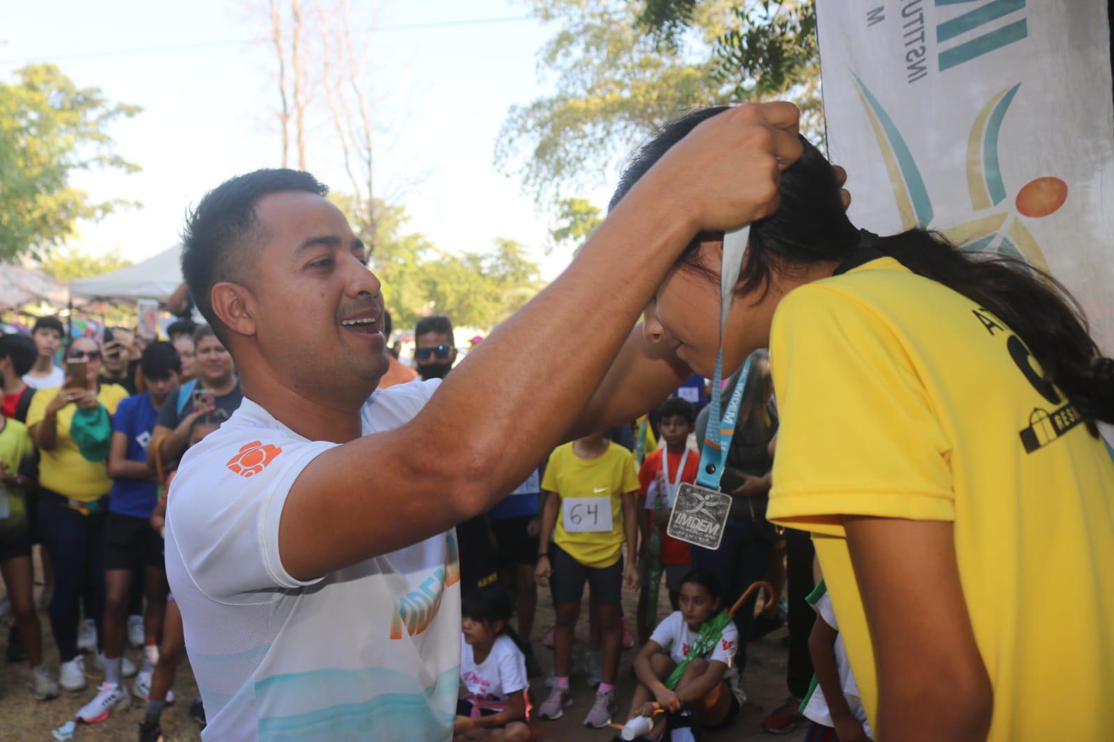 $!Sustaita y Hernández dominan carrera en Santa Teresa