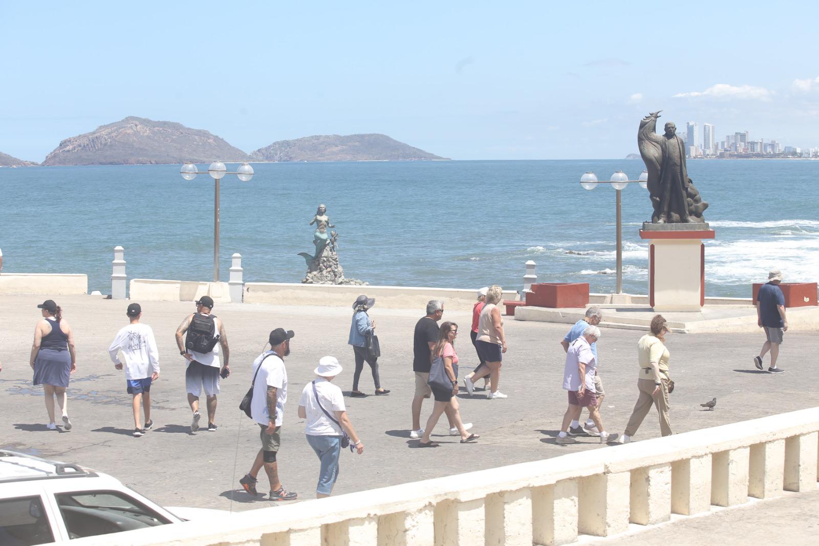$!Arriba a Mazatlán el crucero Navigator of the Seas