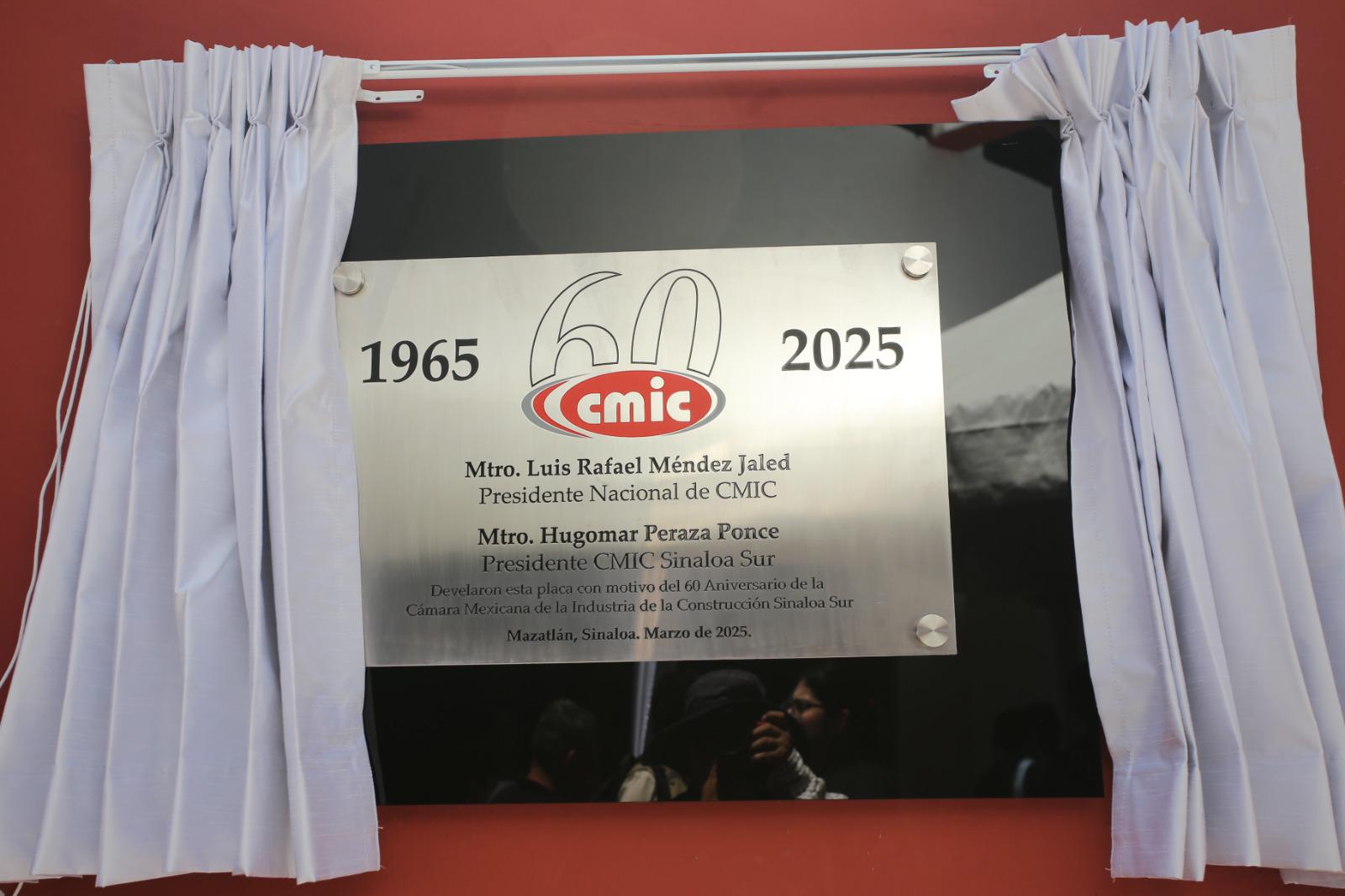 $!En honor a su 60 aniversario, CMIC delegación Sur devela placa conmemorativa