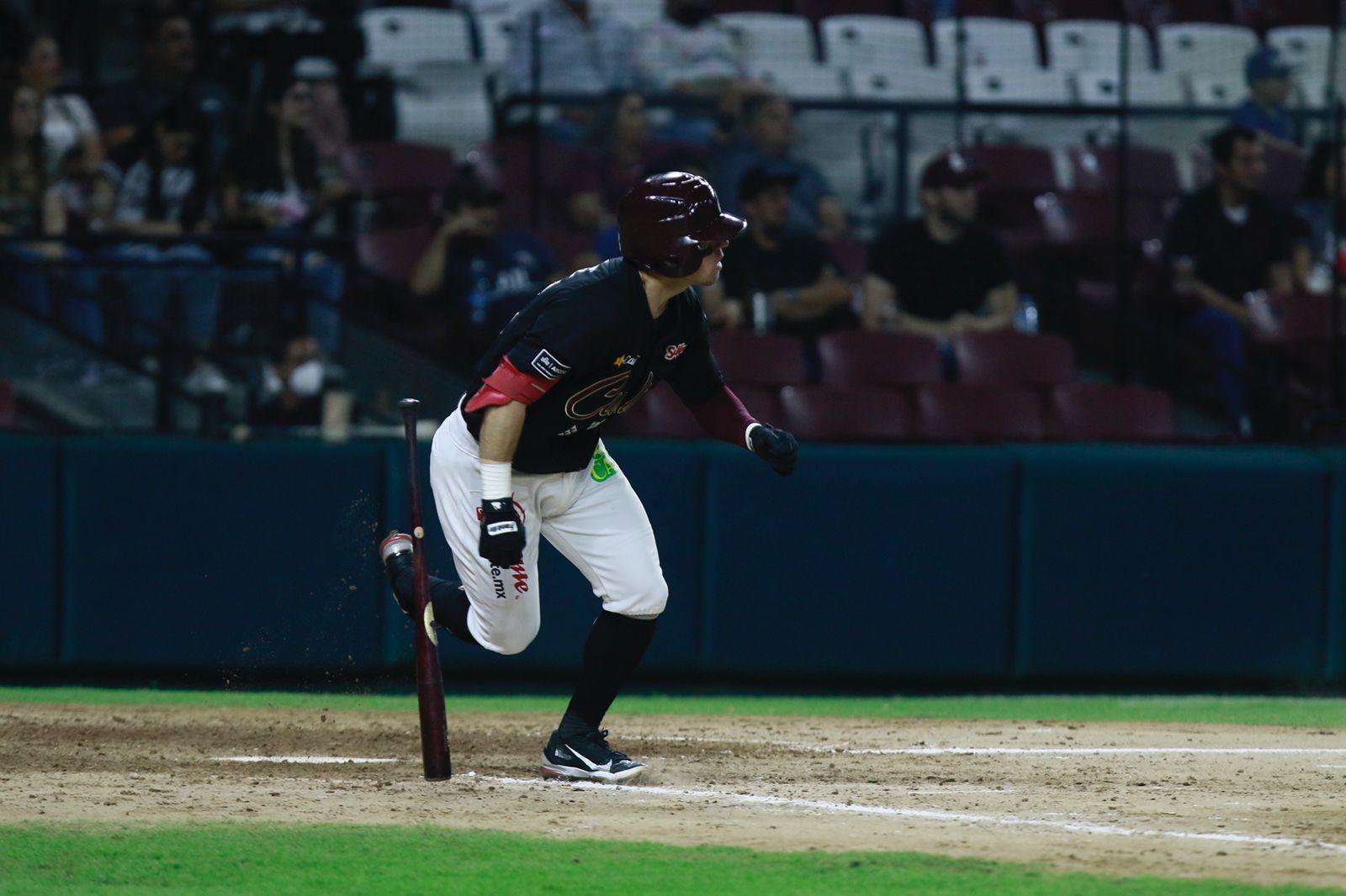 $!Tomateros de Culiacán vive fiesta completa ante Charros de Jalisco