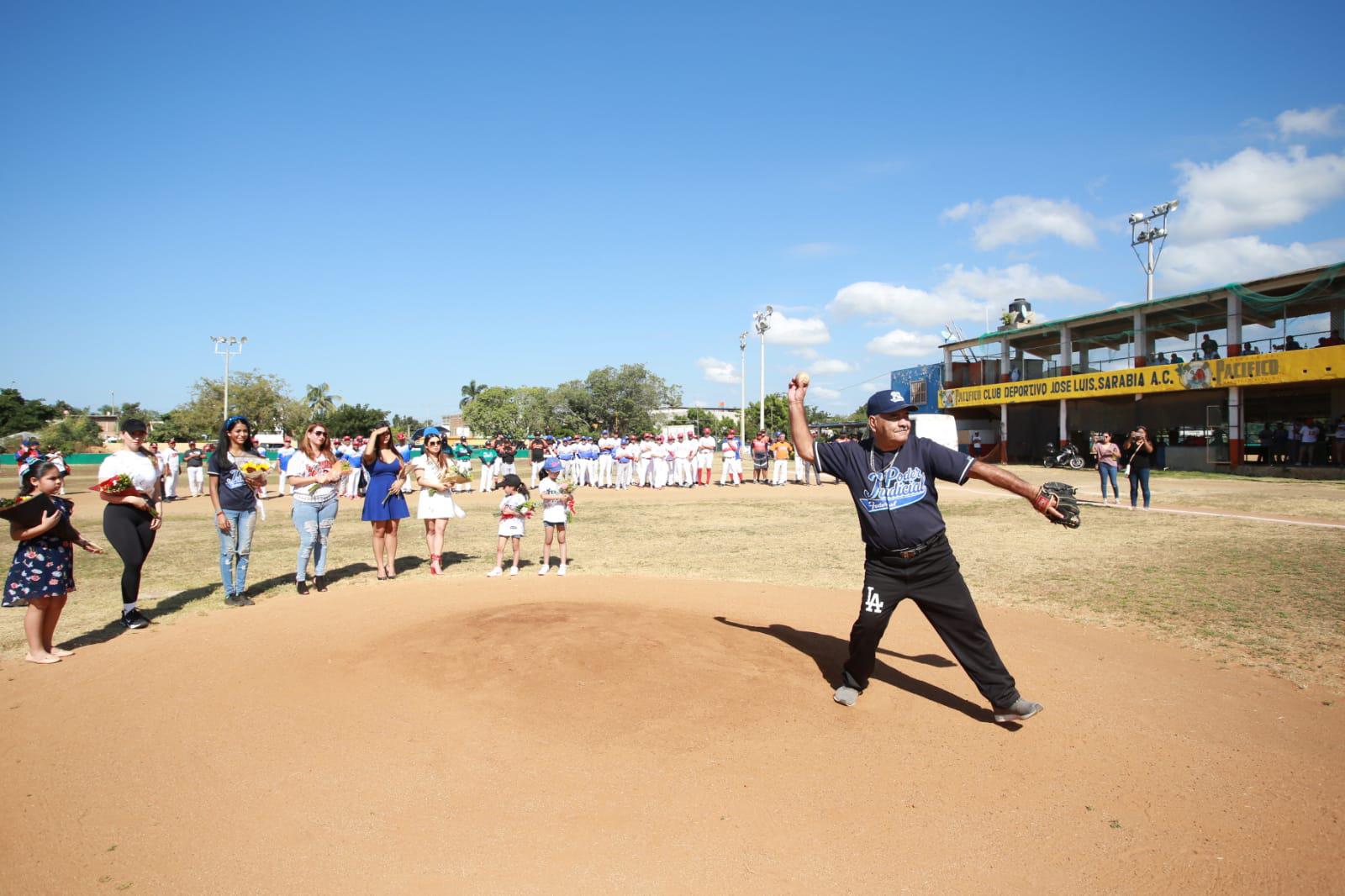 $!Cantan playball en la Liga de Beisbol Magisterial, en el Club Sarabia