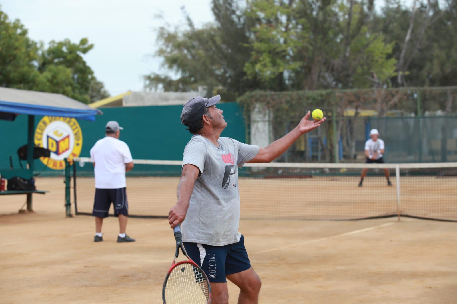 $!Medrano y Cota se consagran campeones de Tenis Senior