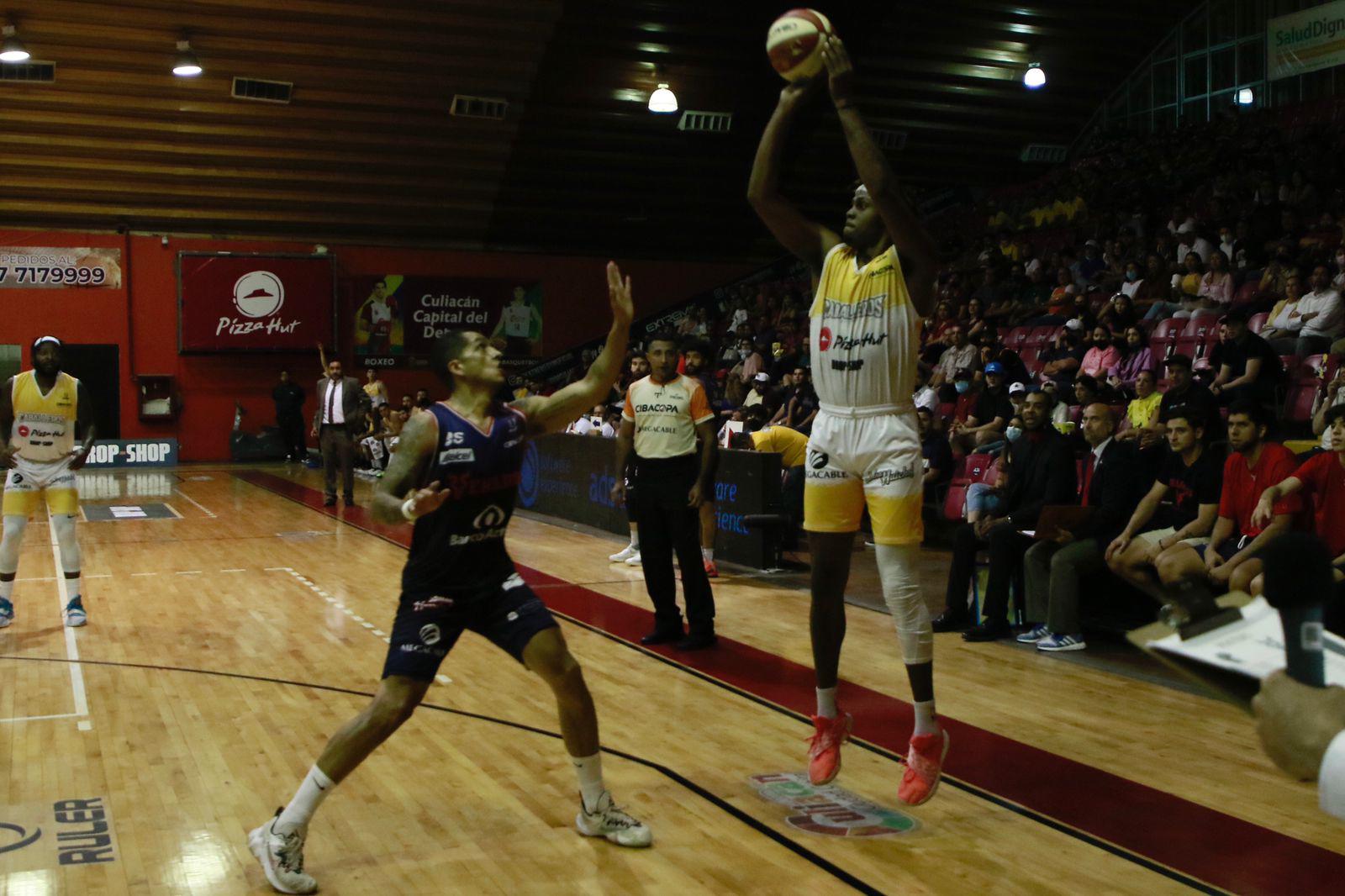 $!Alex Hicks y Jermont Horton llevan a Venados Basketball a dramática victoria en Culiacán