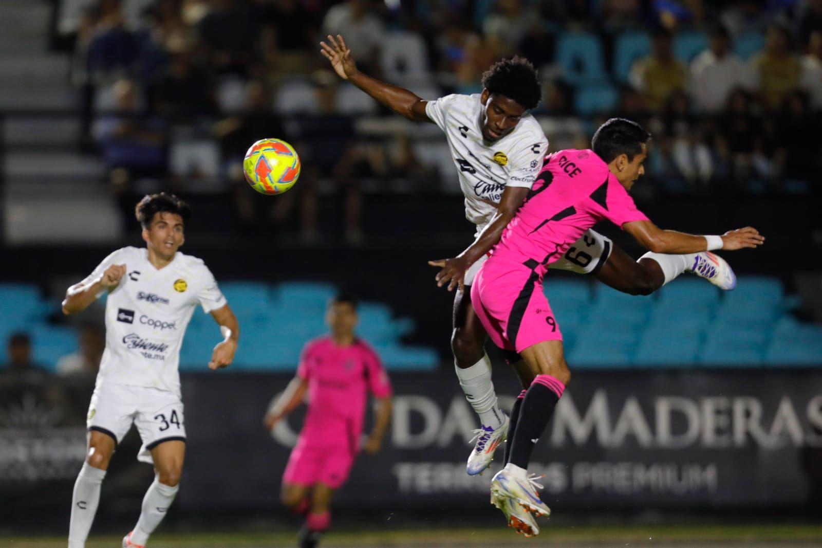 $!Dorados cae con polémica en Cancún e hila su tercera derrota
