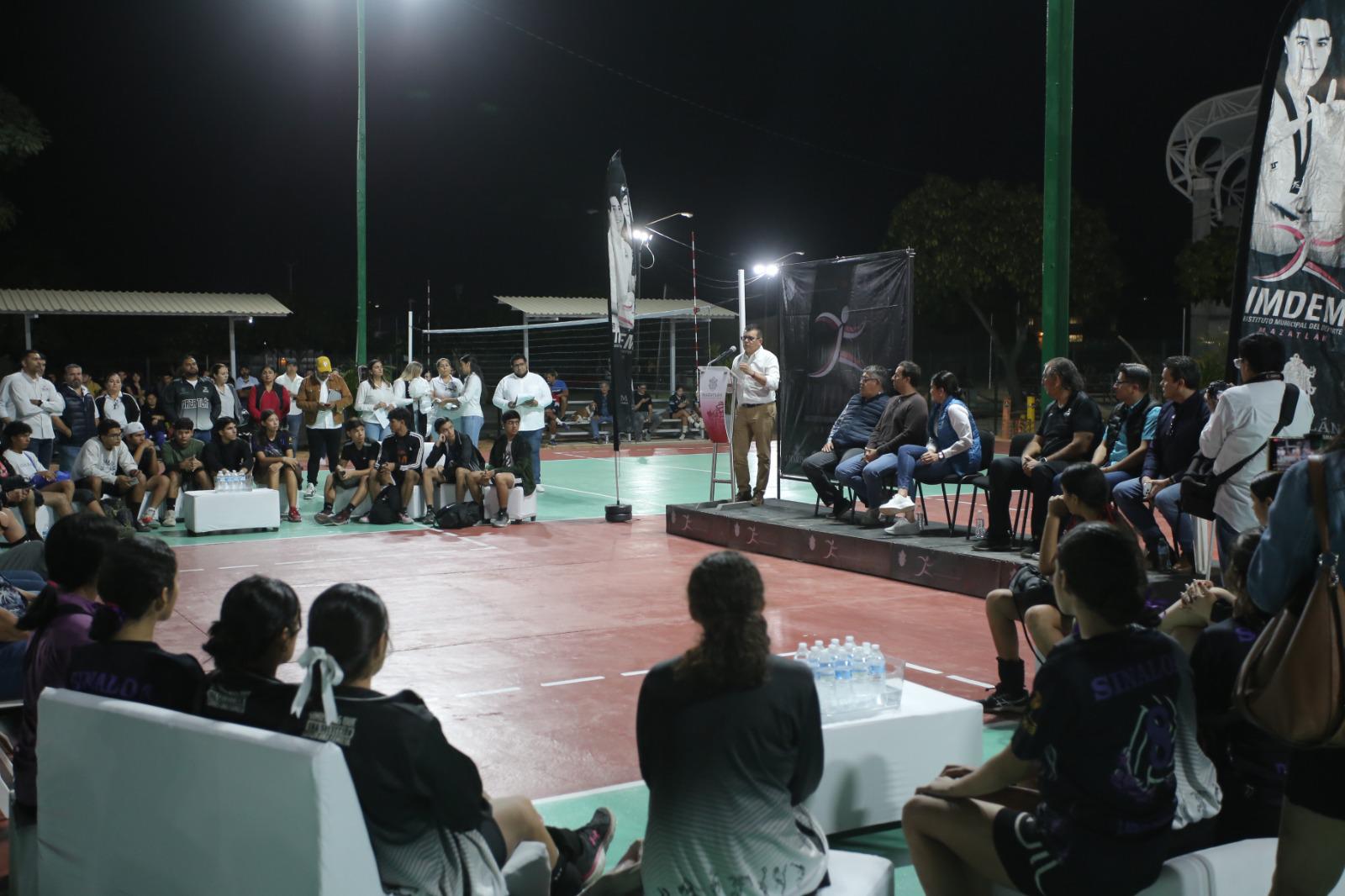 $!Embellecen al voleibol mazatleco con nuevas instalaciones en la Sahop