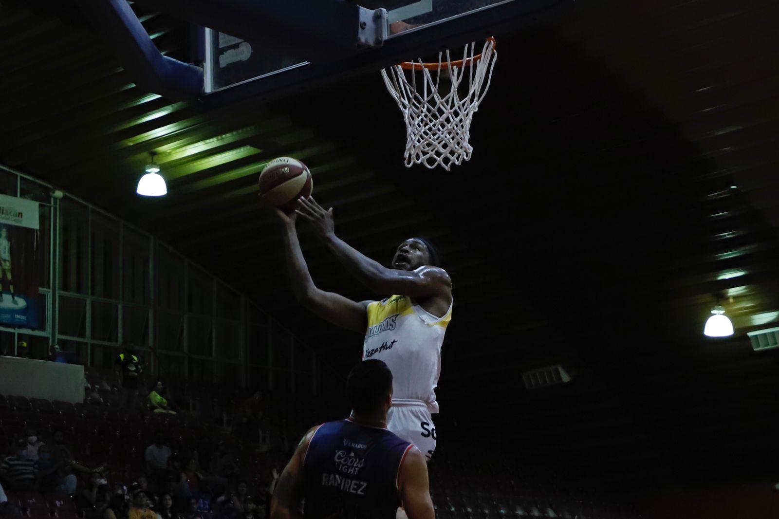 $!Venados Basketball barre a Caballeros de Culiacán en la última serie del rol regular