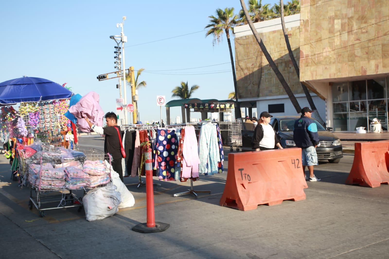 $!Desfile del Carnaval de Mazatlán atrae a miles al malecón