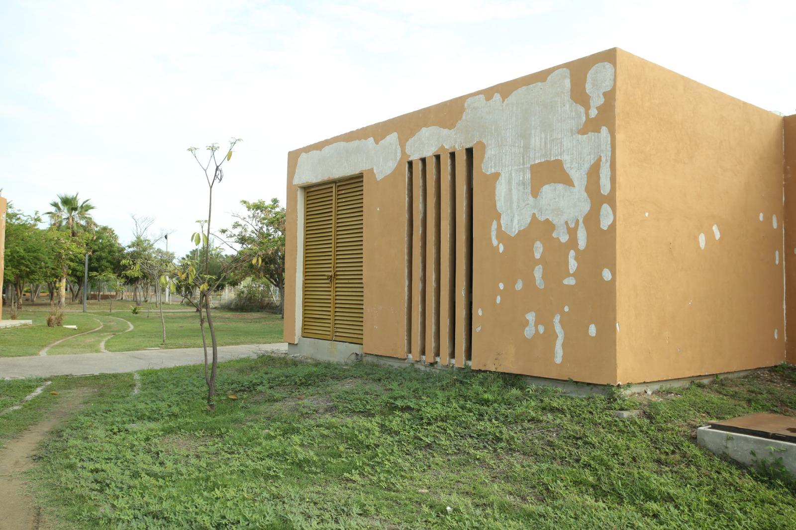 $!Parque Central de Mazatlán presenta abandono y daños visibles en sus instalaciones