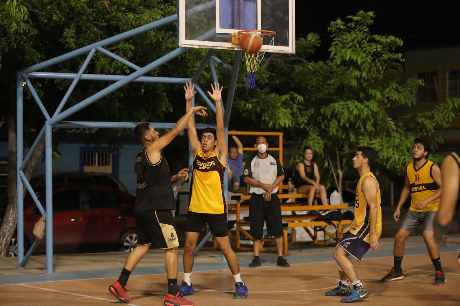 $!Cerveceros sella victoria sobre Eco Máster en el baloncesto de Casa Hogar