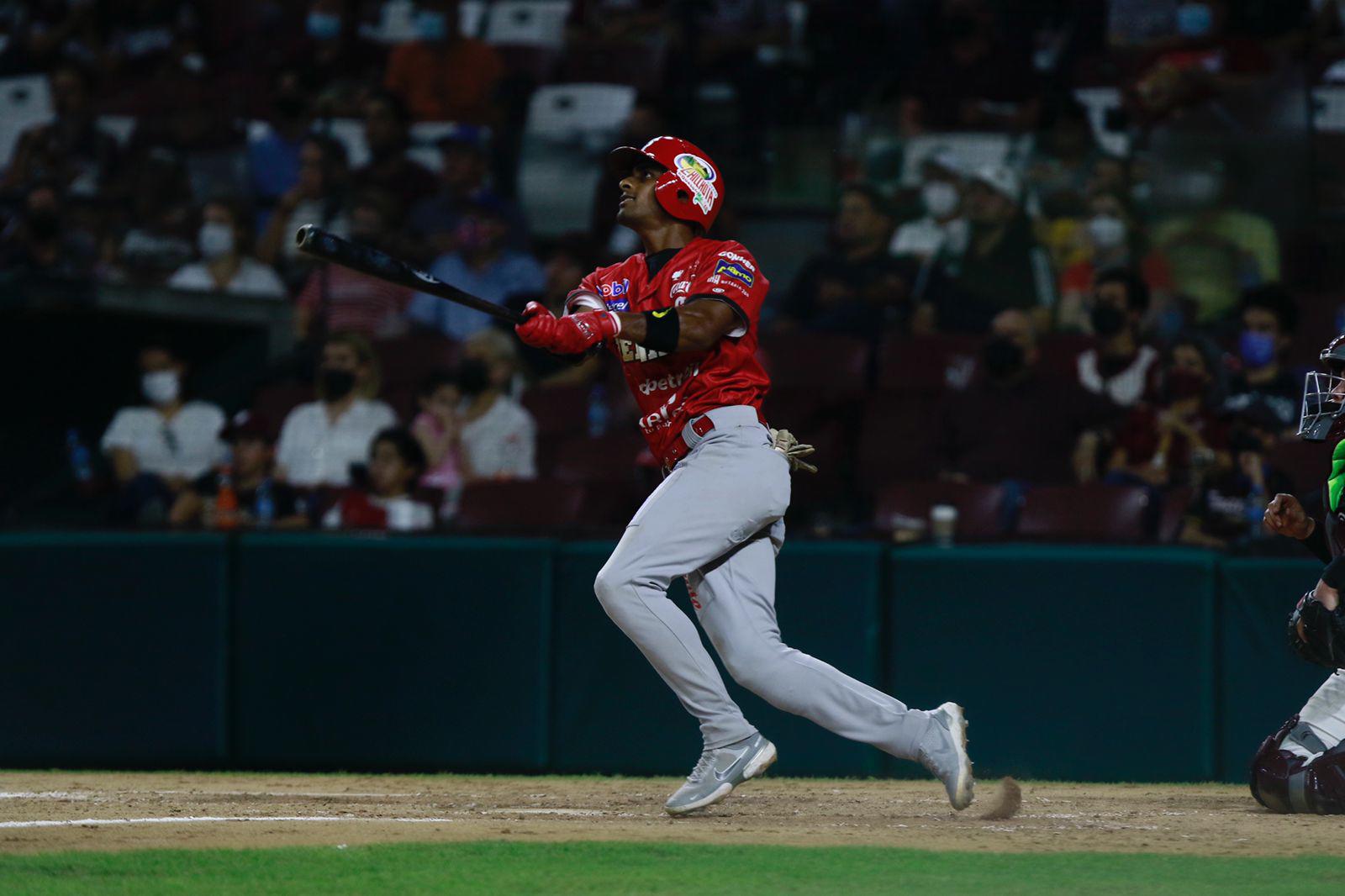 $!Tomateros comienza con el pie derecho su lucha por el tricampeonato de la LMP