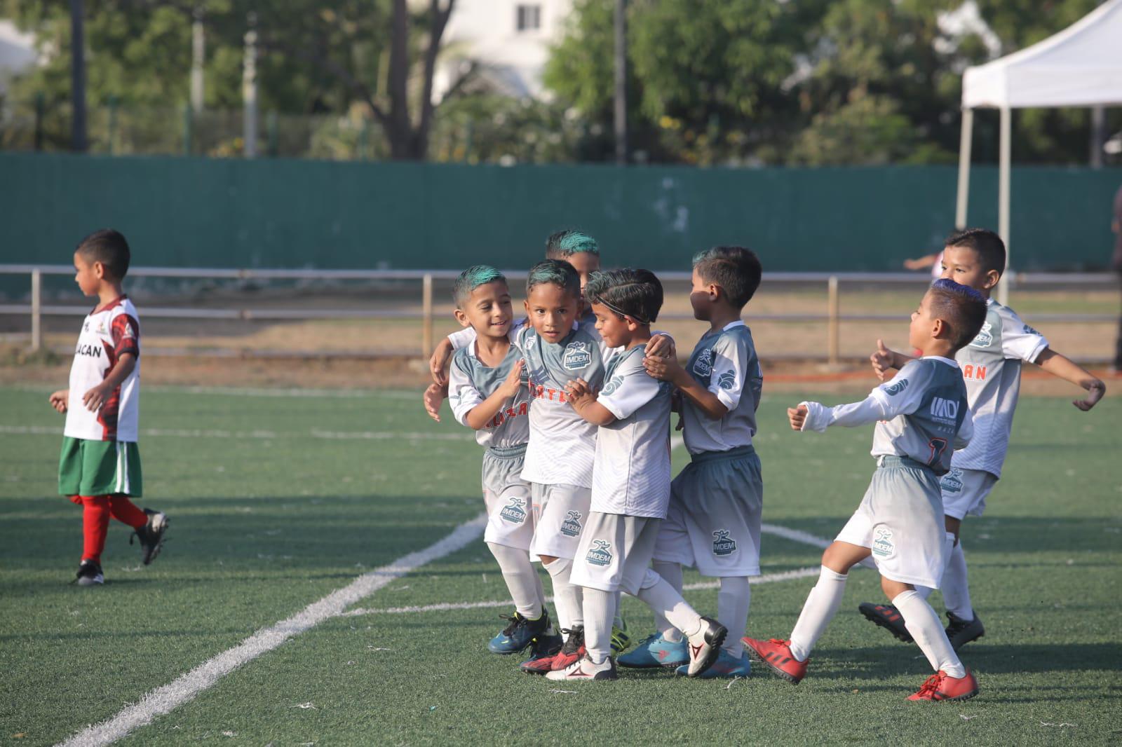 $!Mazatlán remonta a Culiacán y liga segunda victoria en Estatal de Futbol Chupones