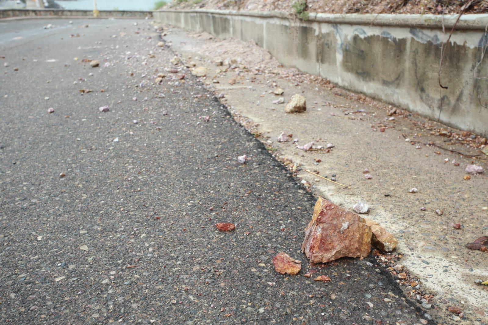 $!Lluvias provocan deslave del Cerro del Vigía en Mazatlán