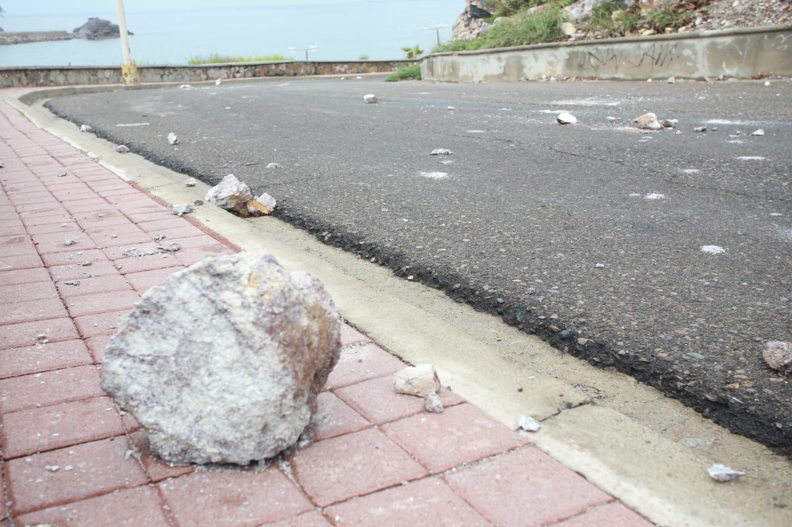 $!Lluvias provocan deslave del Cerro del Vigía en Mazatlán