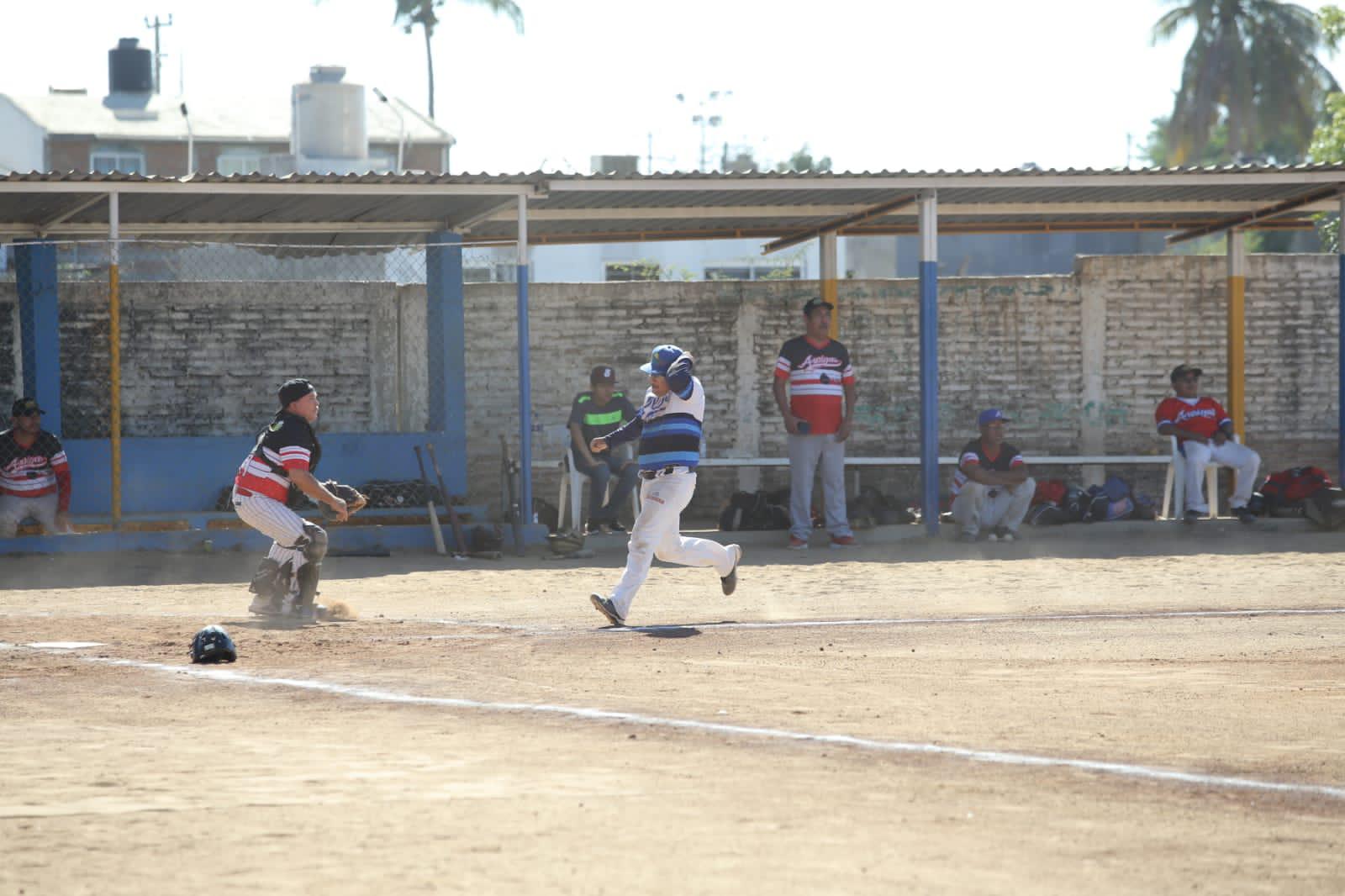 $!Los Plebes del Rancho son los reyes del playoffs de la Liga de Beisbol Eco Taxis Verdes