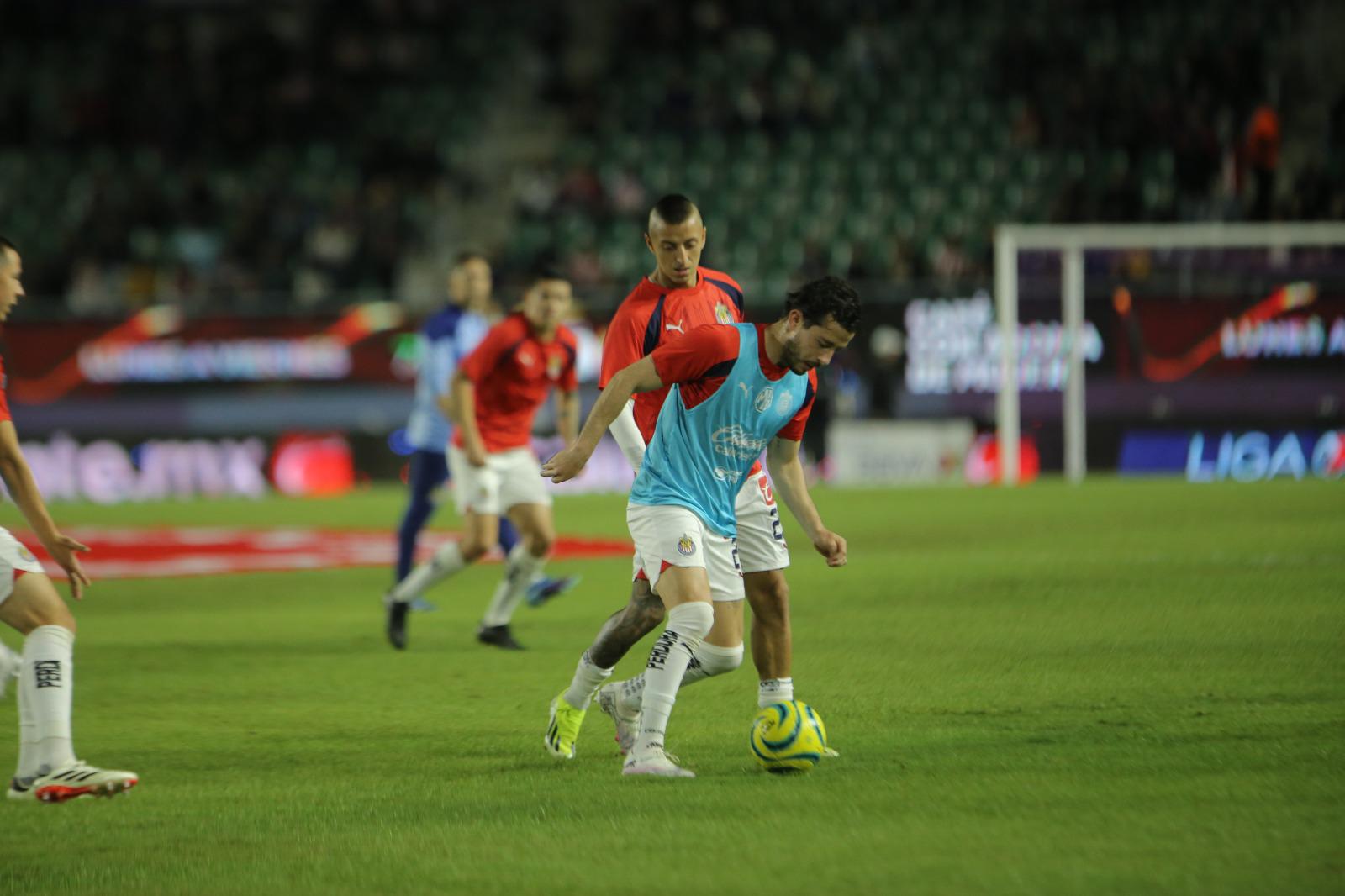 $!Mazatlán-Chivas: Invasión Rojiblanca se hace presente en el puerto