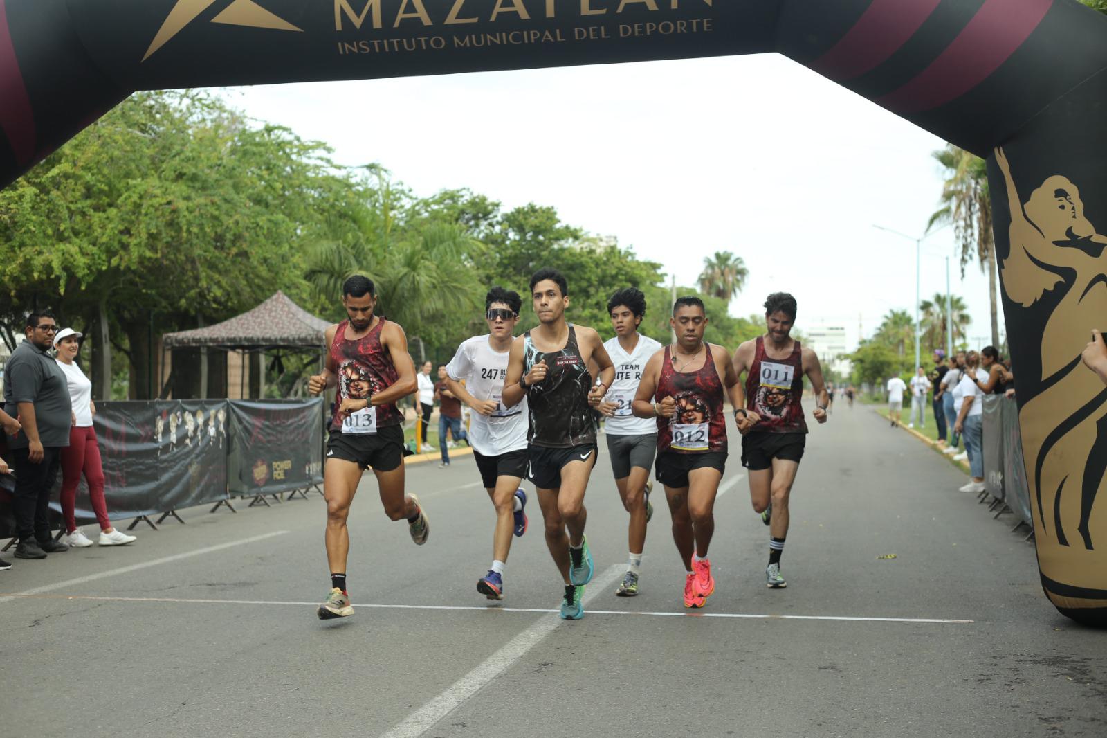 $!Labrador y Medina imponen categoría en Carrera Nacional por la Salud, en Mazatlán