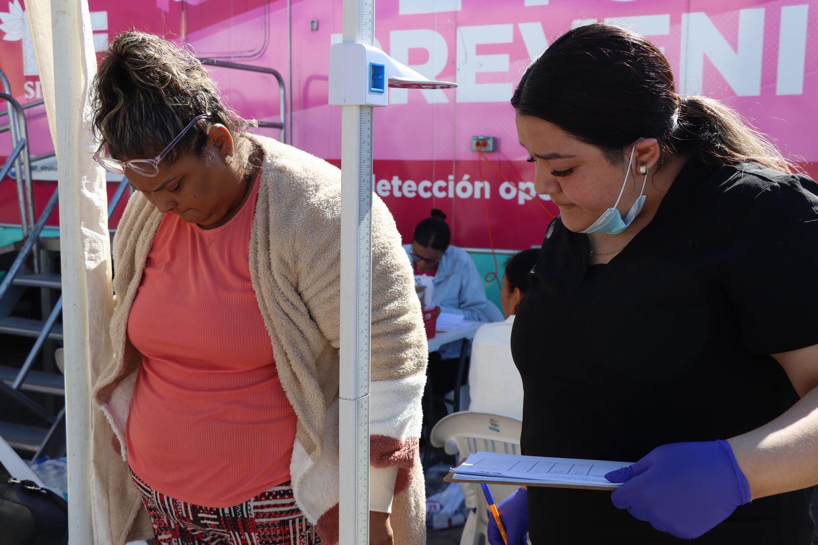 $!La Unidad Móvil de la Mujer de DIF Sinaloa brinda 106 atenciones en Rosario