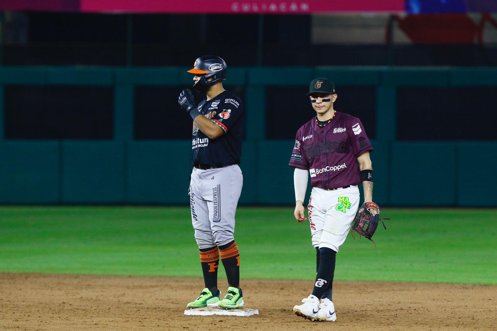 $!Tomateros corta racha de derrotas y empareja el Clásico de la LMP