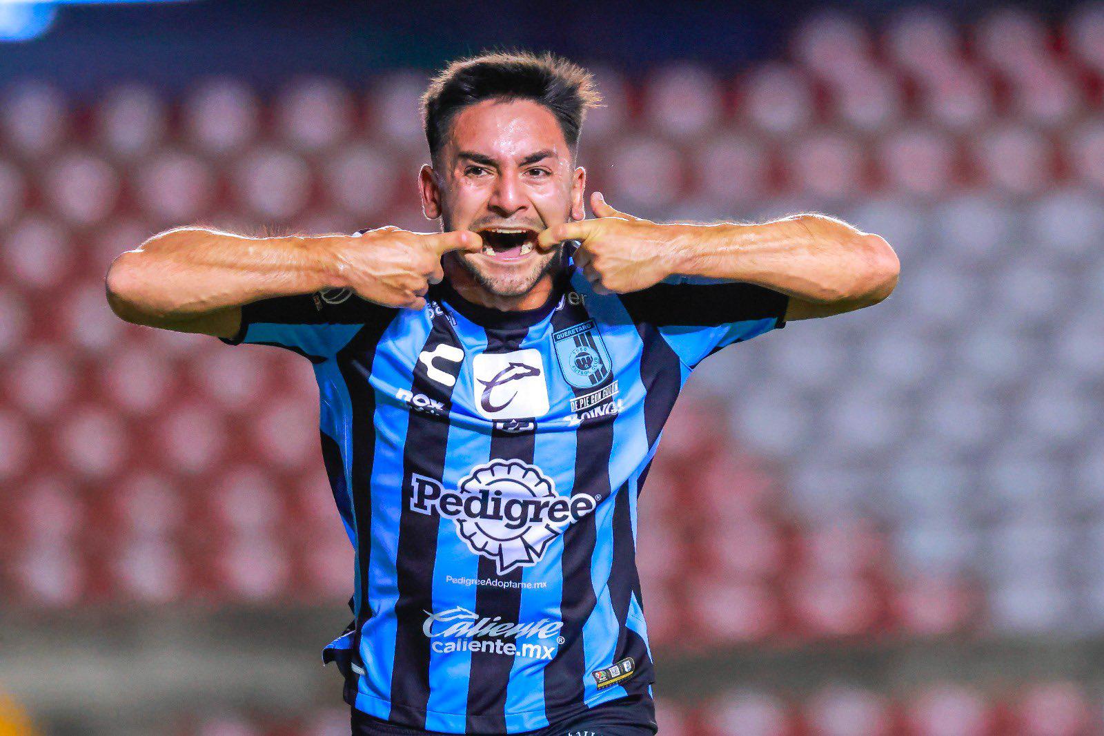 $!Gallos Blancos por fin ganó y toma oxígeno ante el Toluca