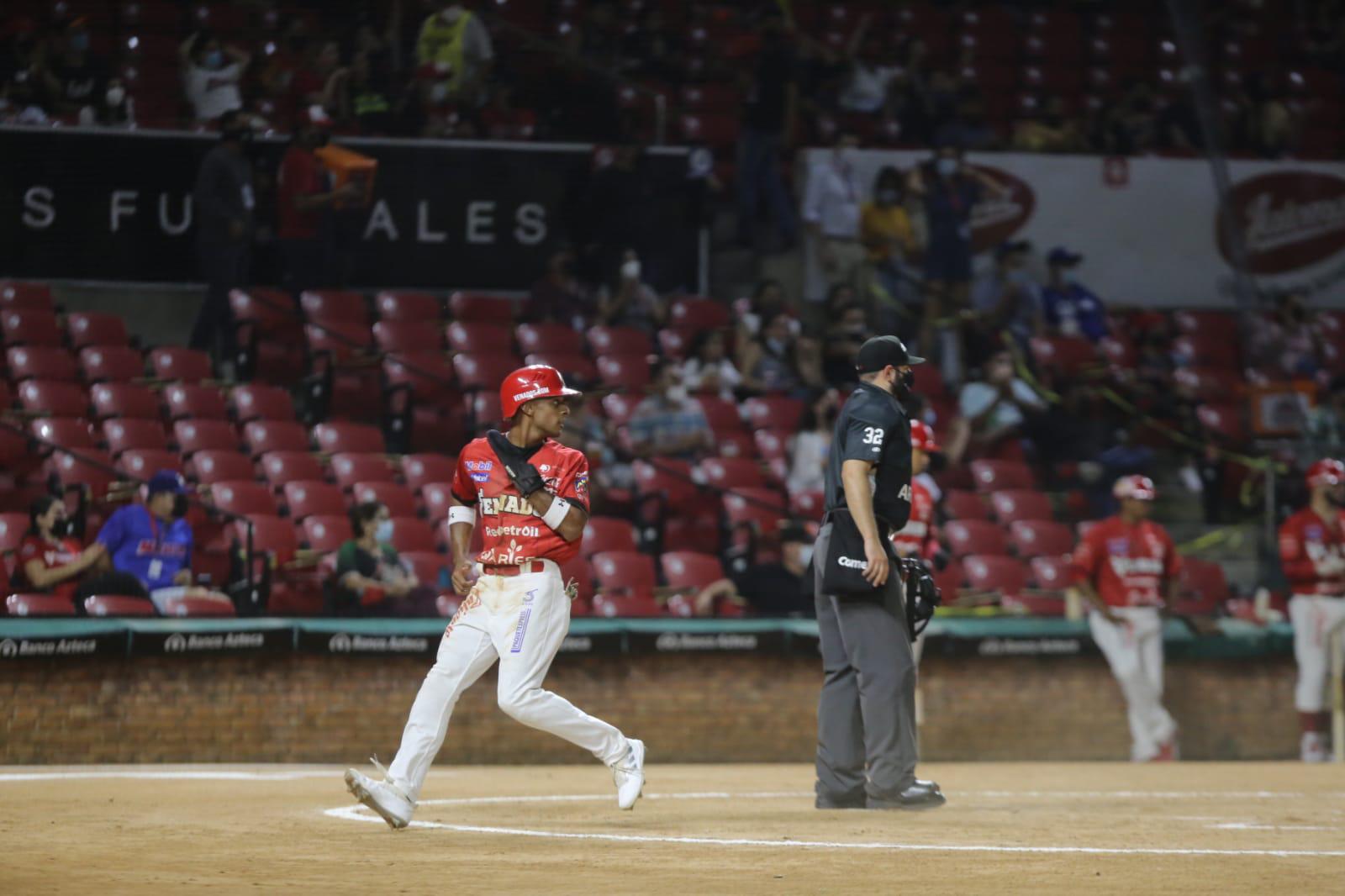 $!Venados de Mazatlán exprime a Naranjeros en el primero de la serie