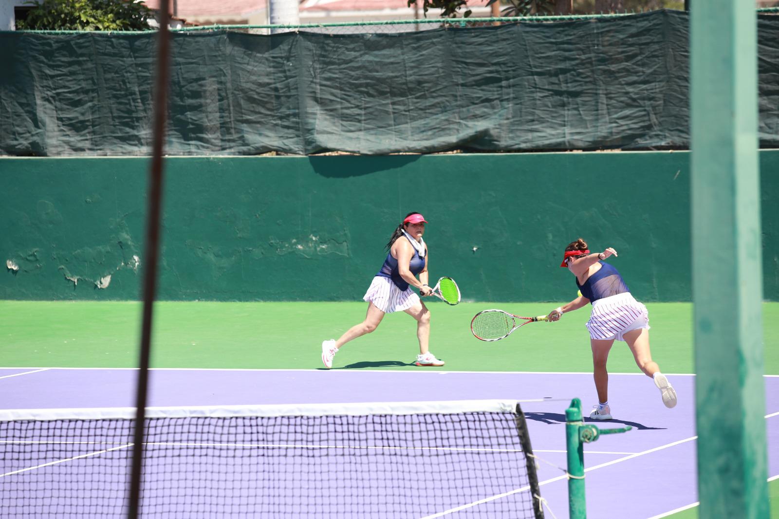 $!Brindan damas derroche de técnica en Tenis Agave, en Casa Club del Cid
