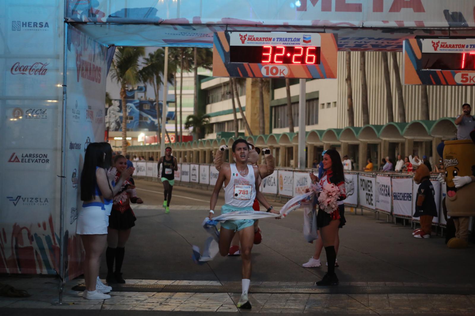 $!Luis Ricardo Jiménez y Martha Moreno reinan en los 10K del Maratón Pacífico 2024