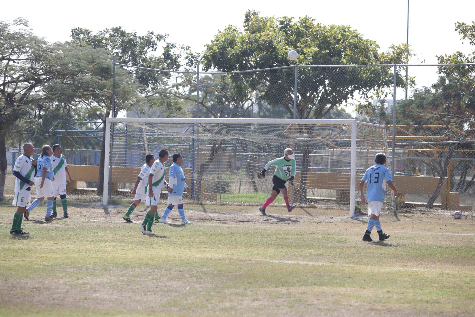 $!Liga de Futbol Veteranos Platino definirá este domingo a su campeón