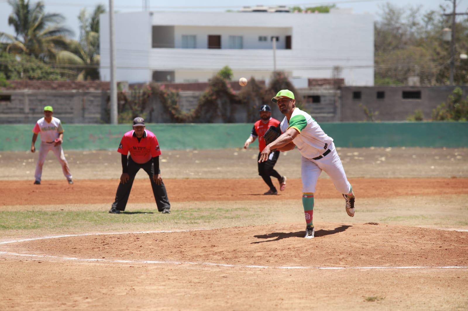 $!Definen este domingo a finalistas de Liga de Beisbol de 40 años y más