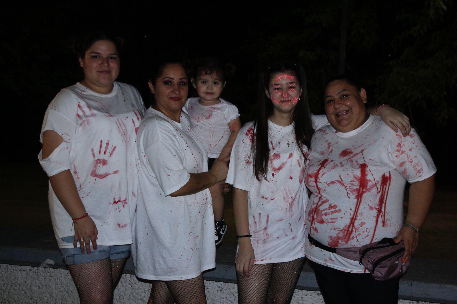 $!#Galería | Salen familias de Culiacán a celebrar la noche de Halloween en avenidas vigiladas
