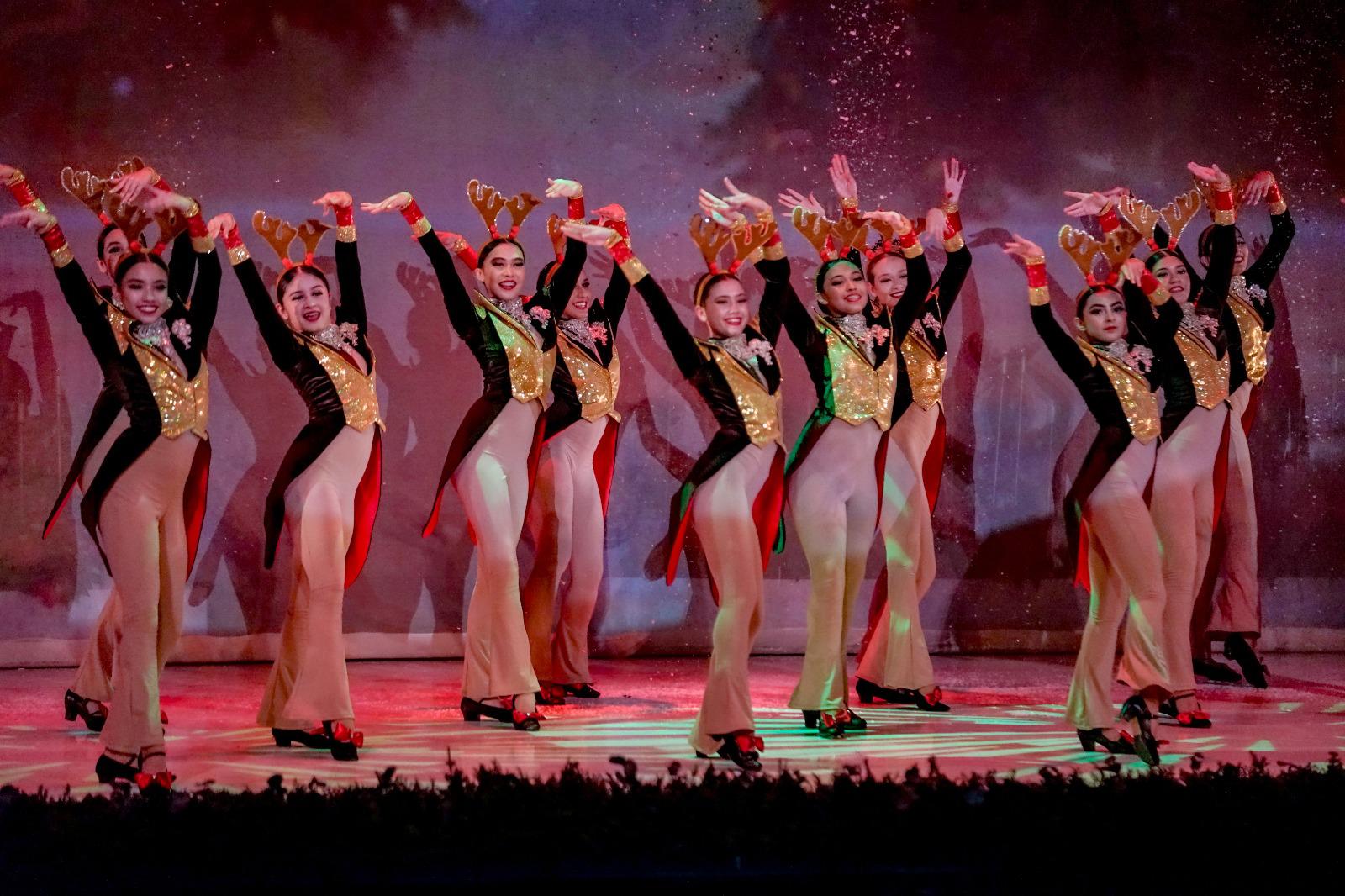 $!Lindas “Renos” se presentaron en el show.