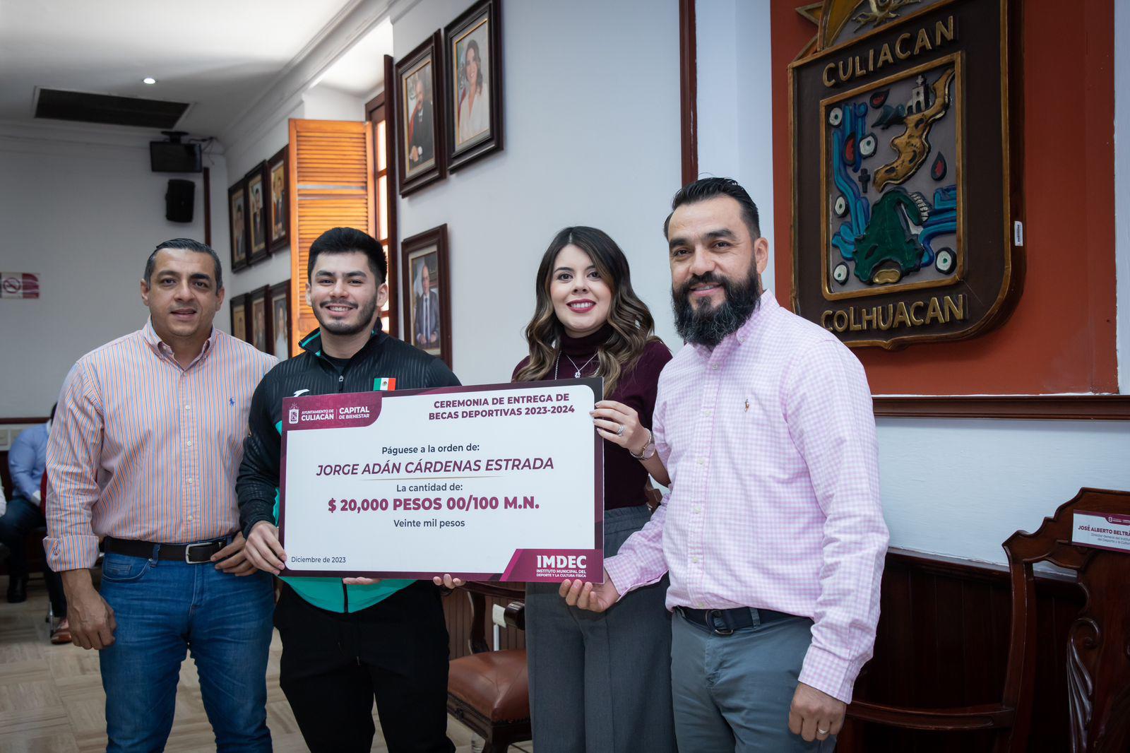 $!Ayuntamiento entrega Becas Deportivas Culiacán para atletas y entrenadores