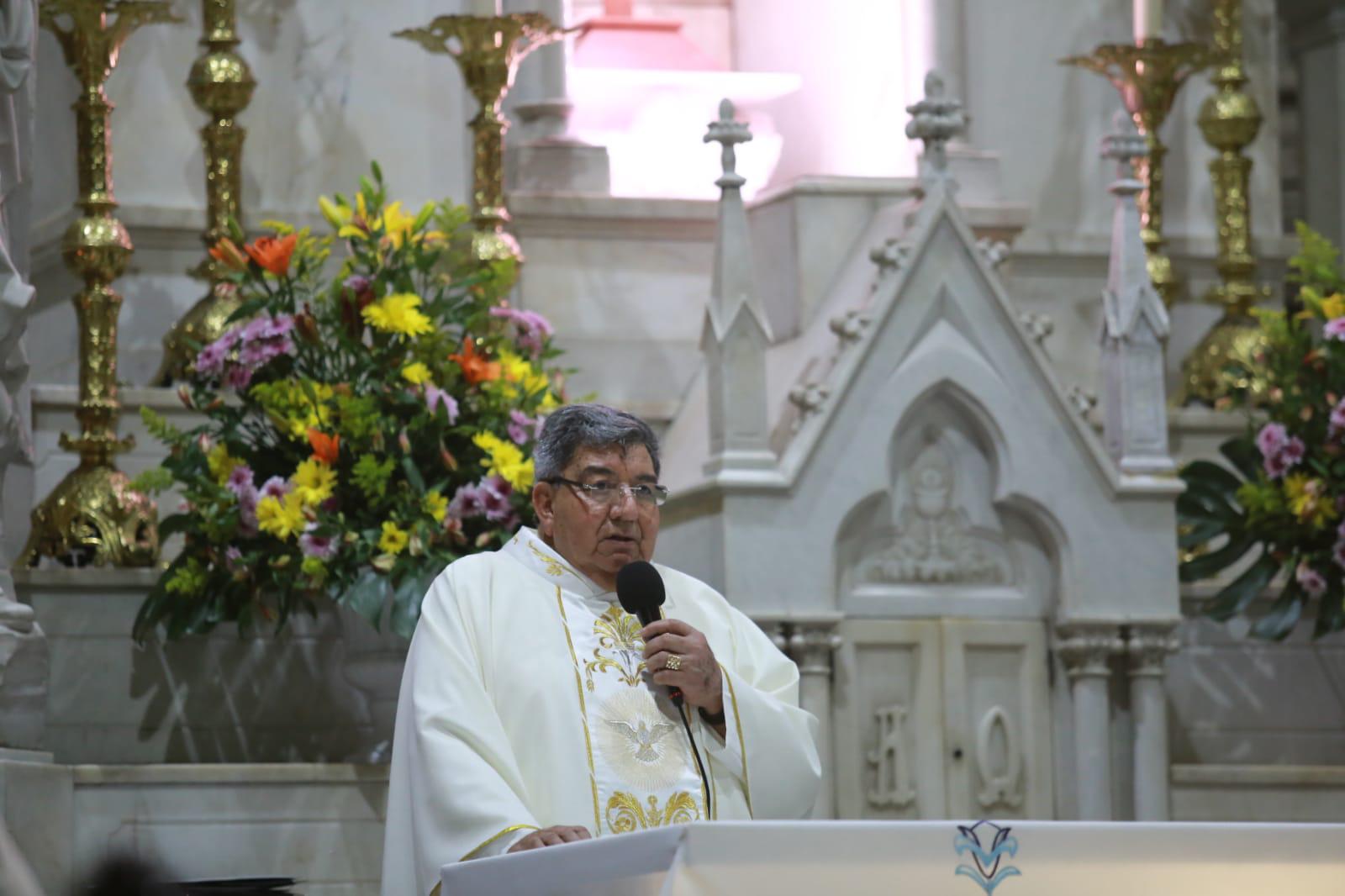 $!En Mazatlán realizan primera procesión por novenario de festejos del Día de la Virgen de la Inmaculada Concepción
