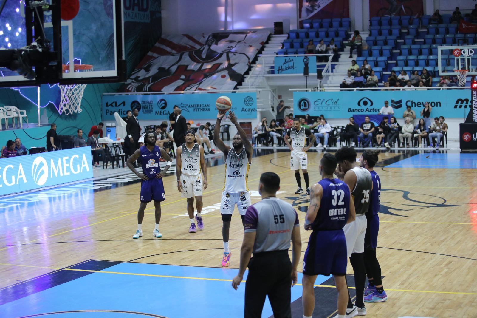 $!Venados Basketball barre a Halcones y se lleva la serie