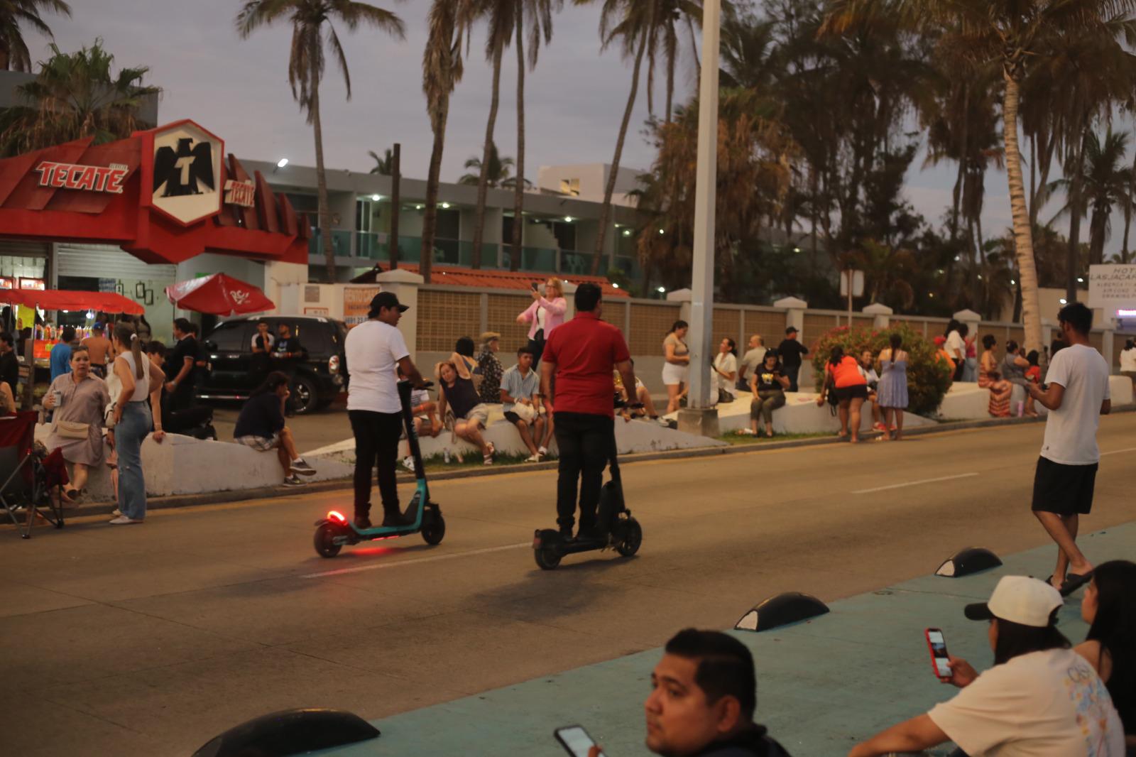 $!Multarán a usuarios de scooters que no cumplan con medidas de seguridad a partir de este miércoles