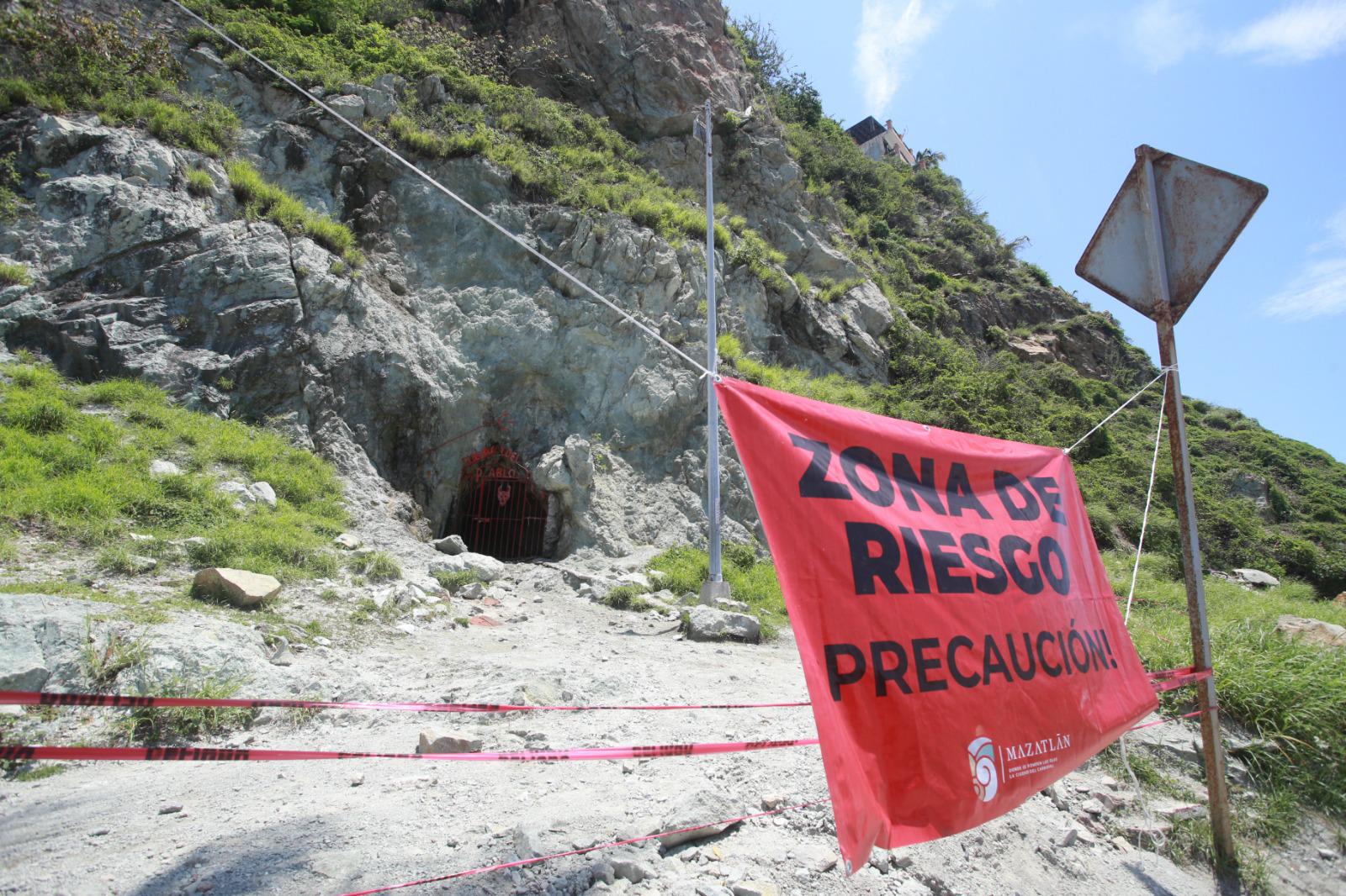 $!Zona de Cueva del Diablo en Mazatlán aún es de riesgo, advierte Protección Civil