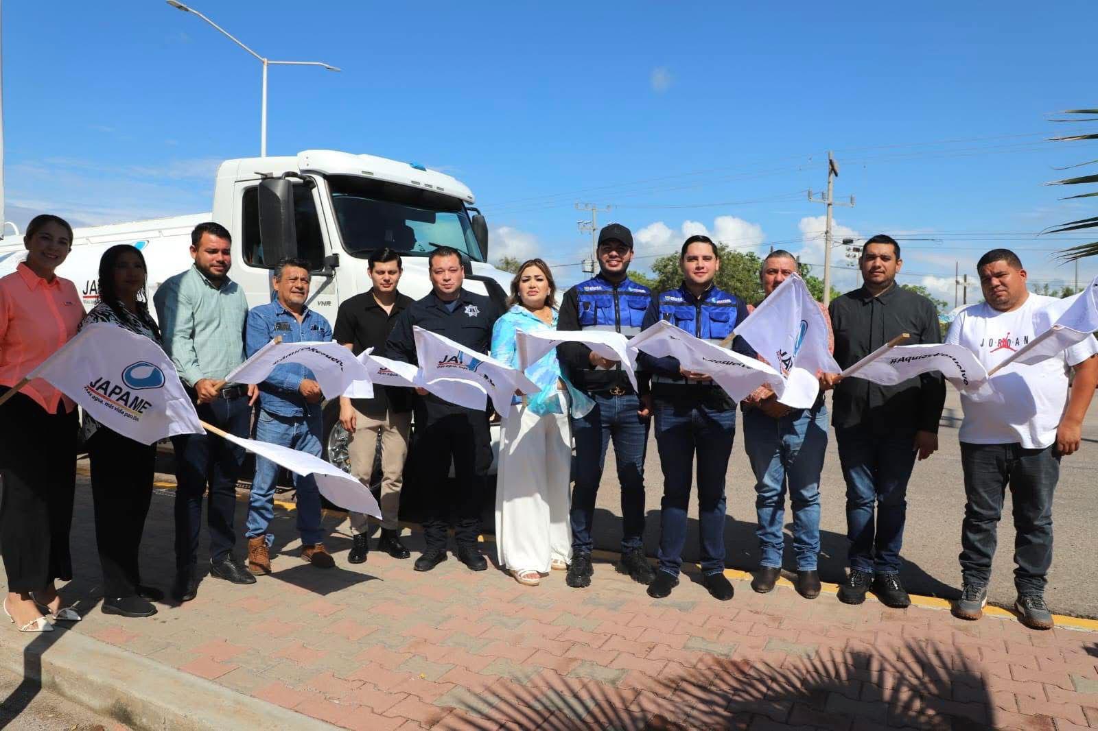 $!Ponen en marcha la distribución de agua potable por medio de pipas a comunidades vulnerables de Elota ante la sequía