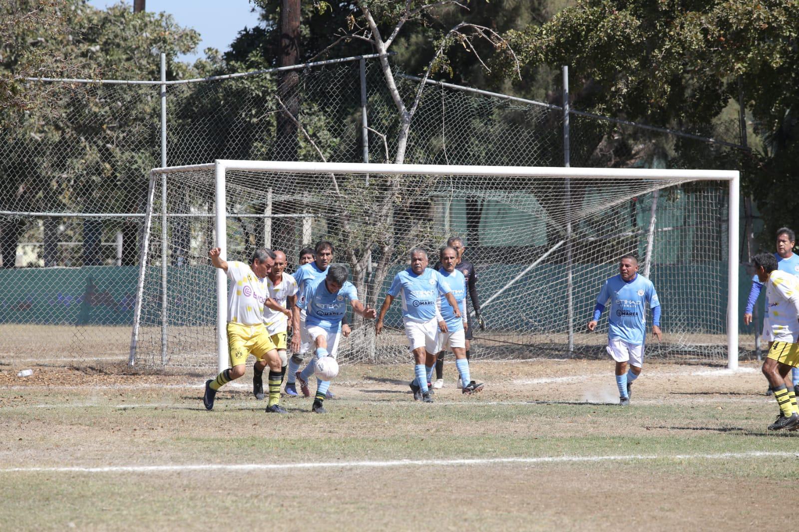 $!Amigos de Villafuerte se queda con el Campeón de Campeones de la Veteranos Platino