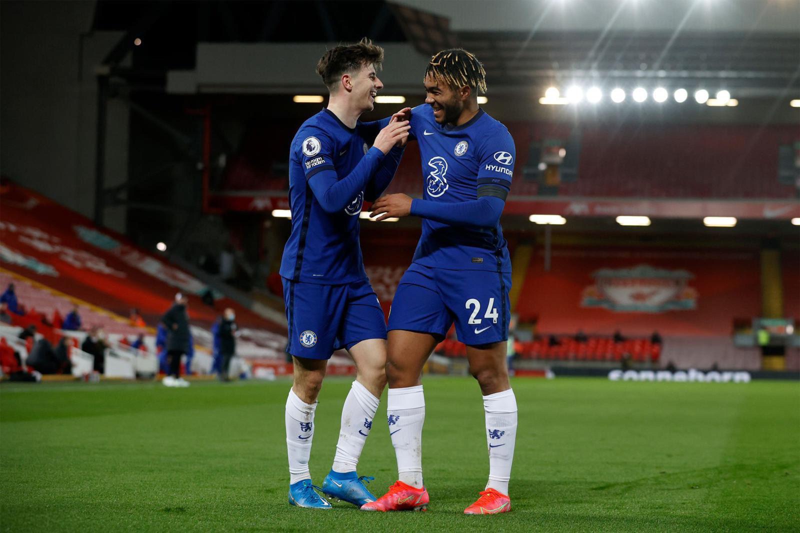 $!El Chelsea también conquista Anfield y vence 1-0 al Liverpool con gol de Mason Mount